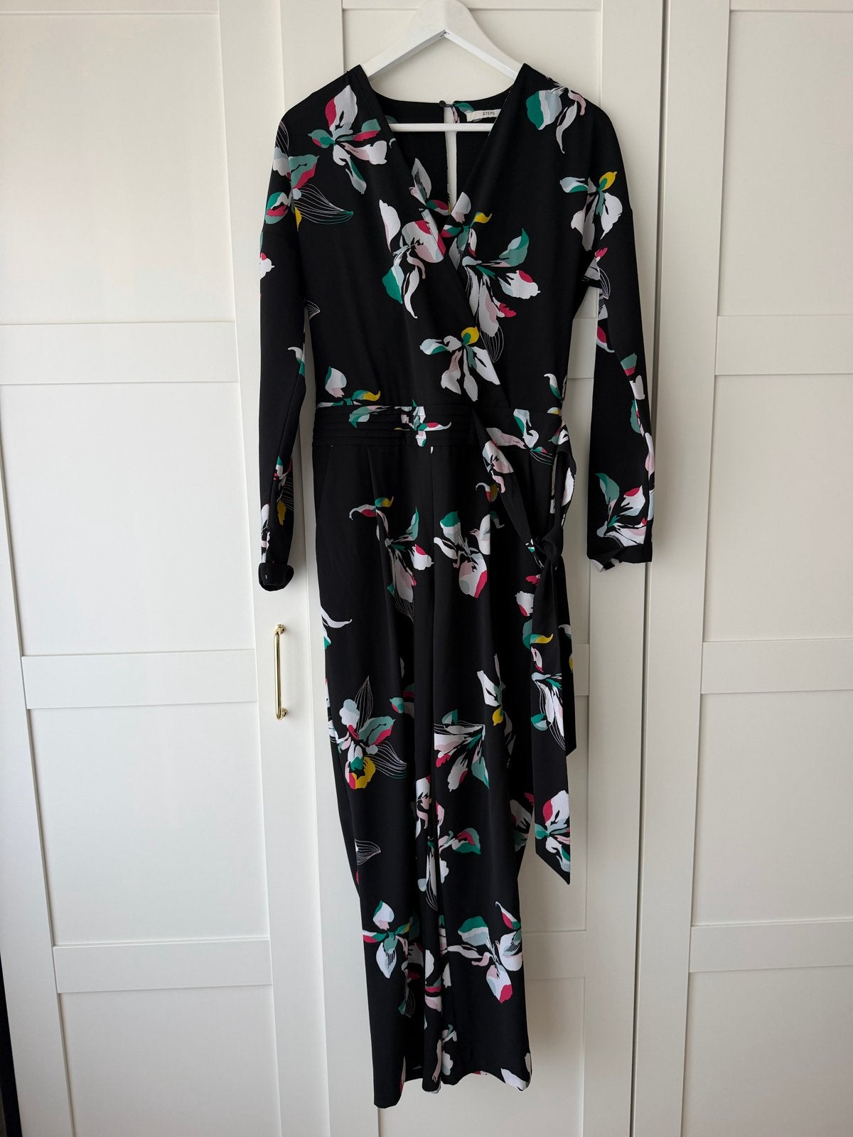 PZwarte Jumpsuit met Bloemenprint, Ophalen of Verzenden, Zo goed als nieuw, Maat 36 (S), Zwart