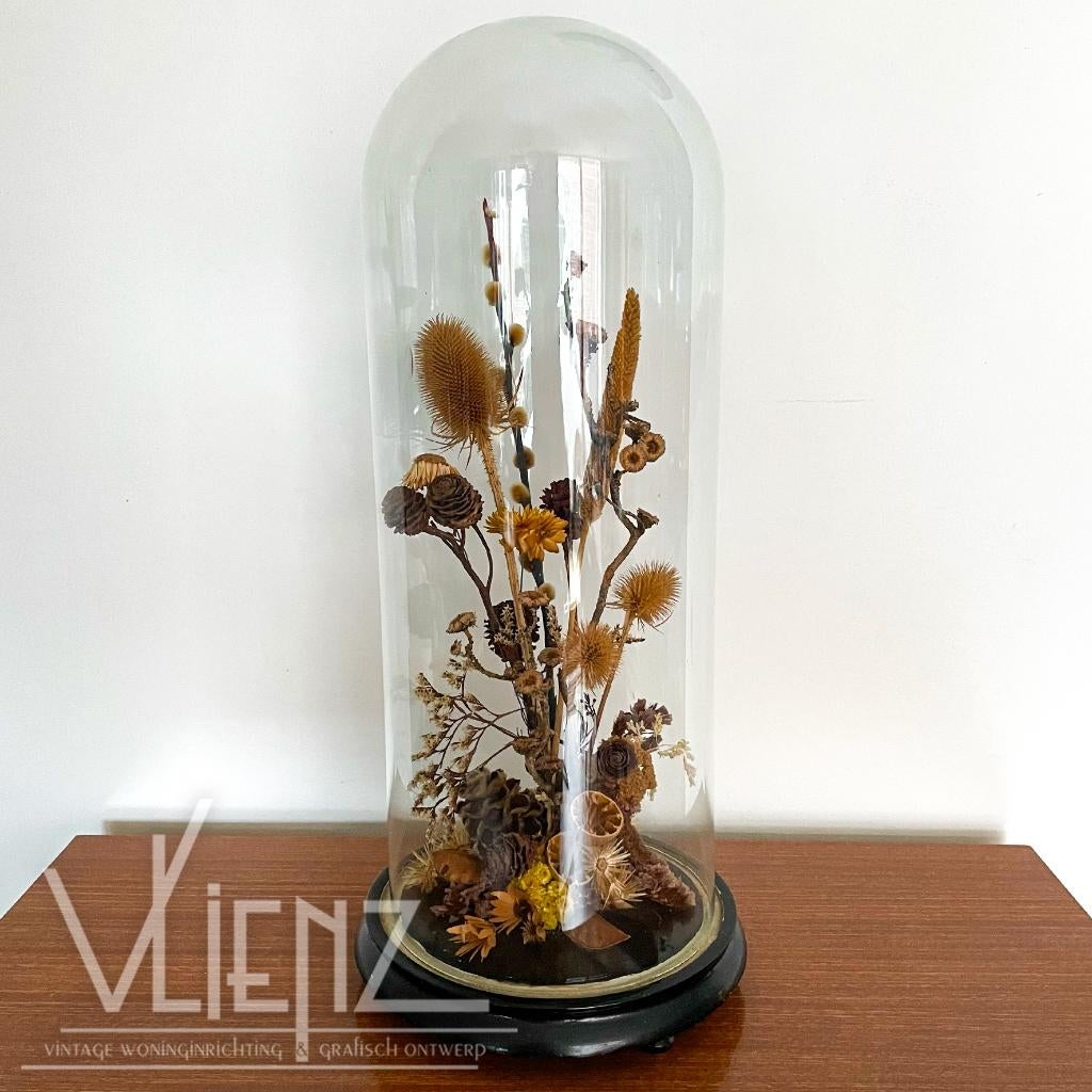 Grote vintage stolp, houten voet met droogbloemen 53 cm hoog, Antiek en Kunst, Curiosa en Brocante, Ophalen
