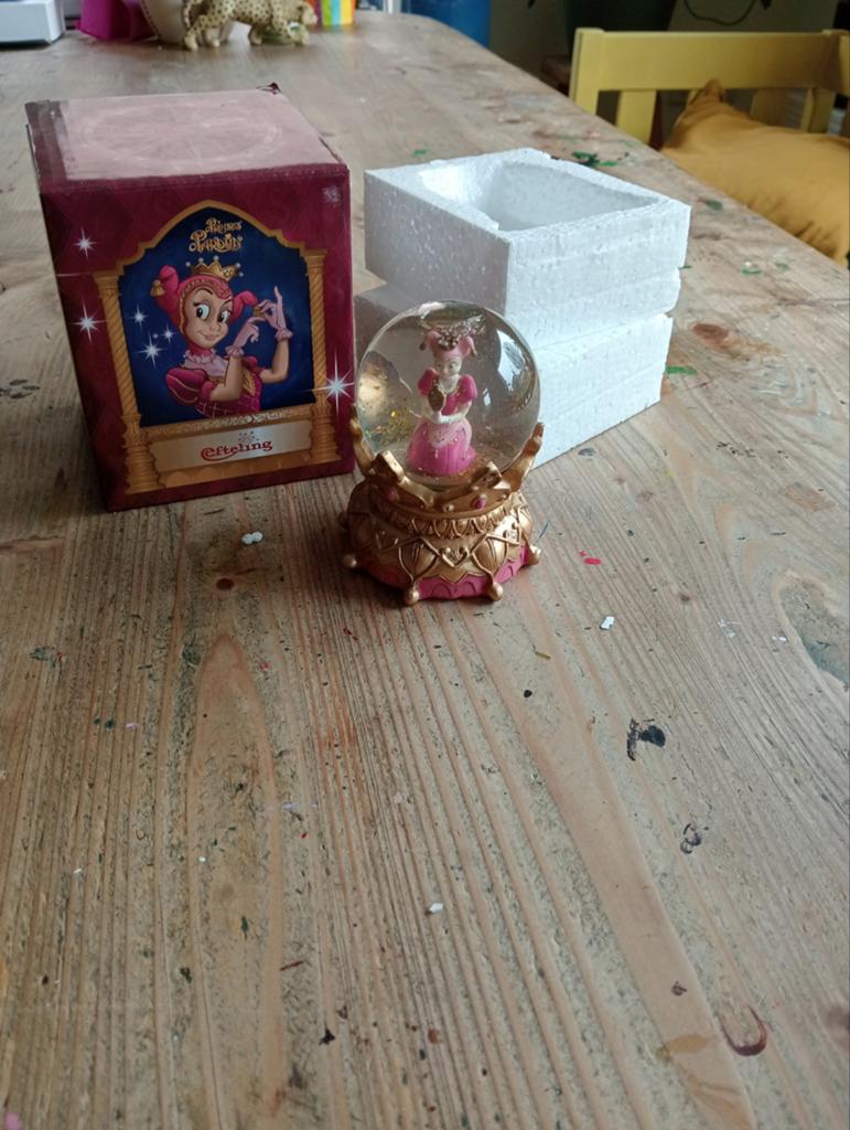 Schudbol, Verzamelen, Efteling, Ophalen of Verzenden, Zo goed als nieuw, Beeldje of Poppetje