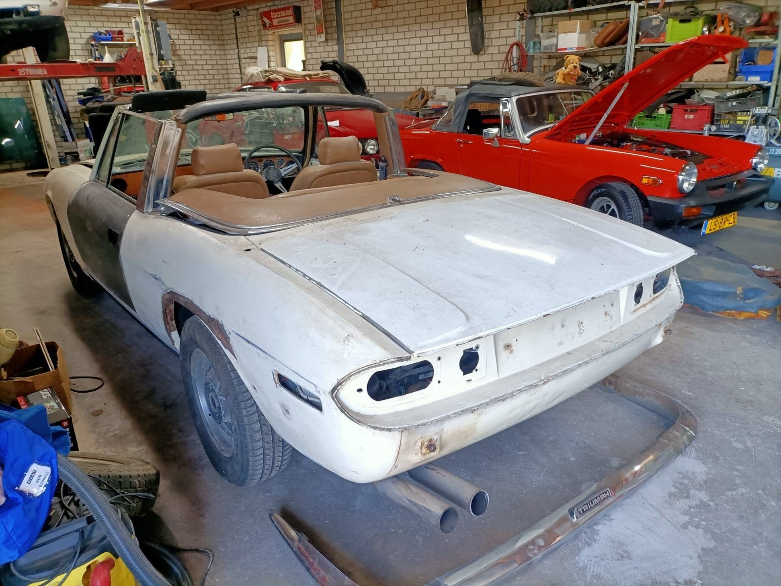 Twee Triumph Stag, foto 8
