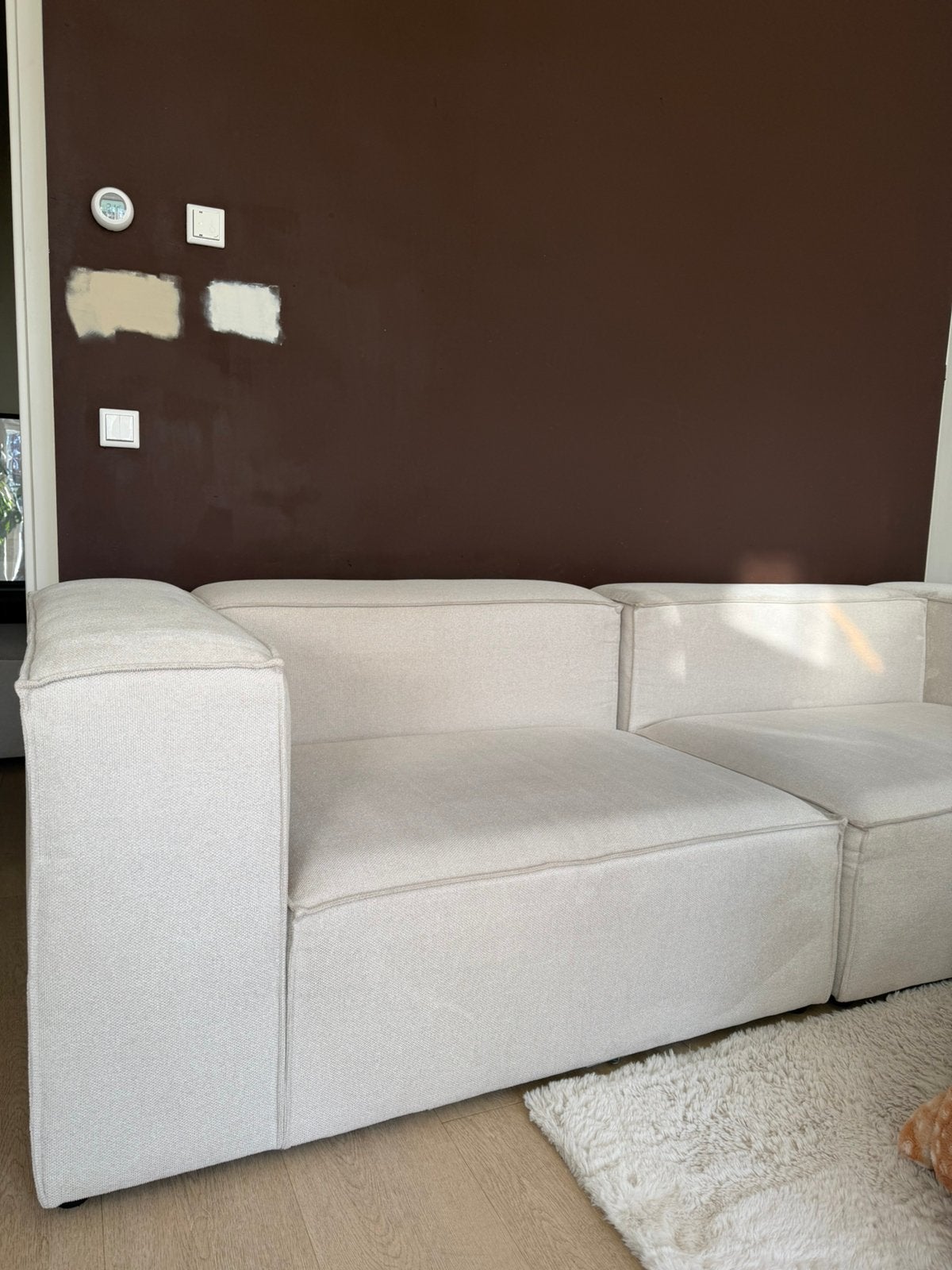 Loungebank Igor/crème + hocker – professioneel gereinigd, Ophalen, 125 cm of meer, 125 cm of meer, Zo goed als nieuw