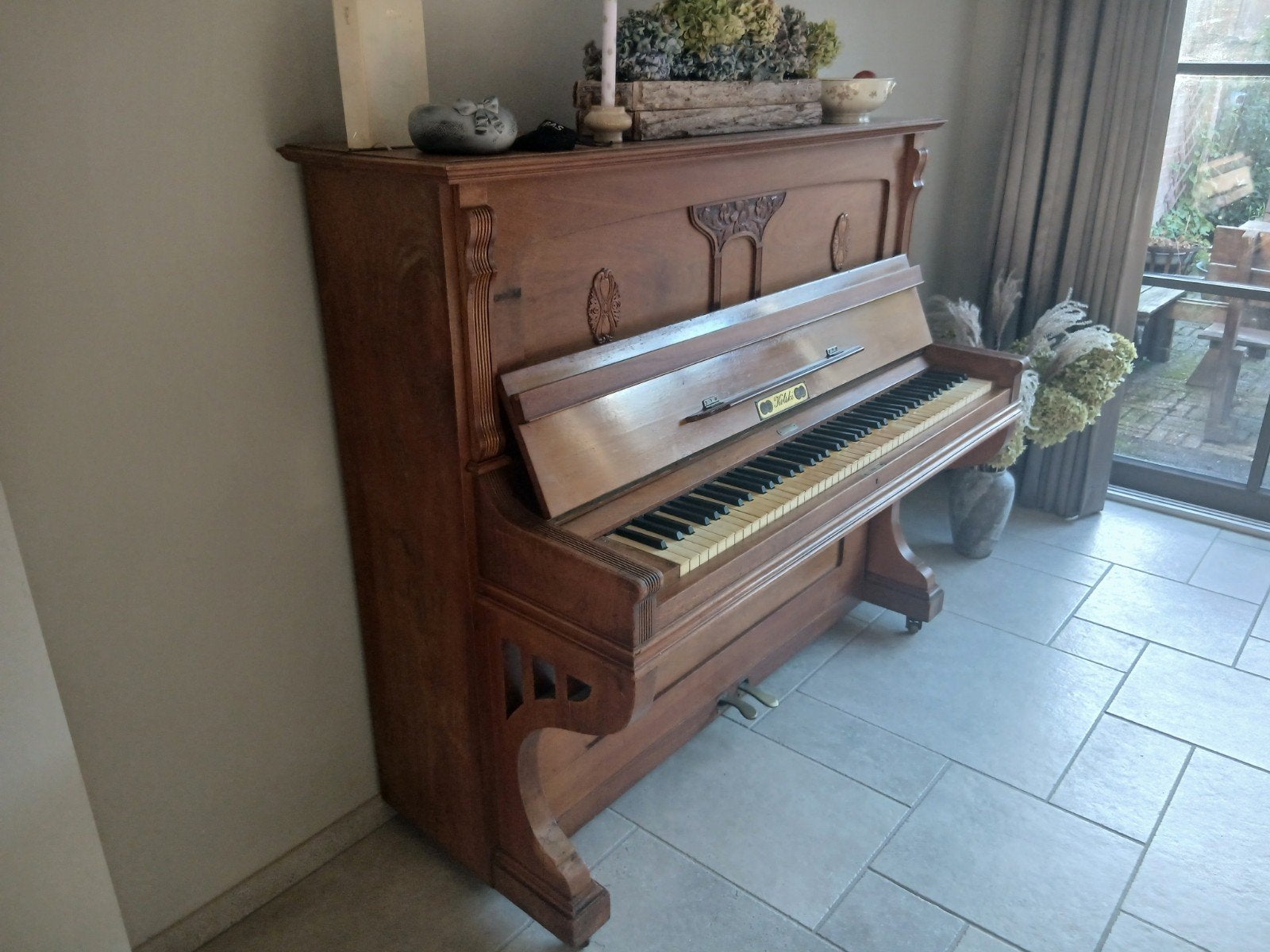 Foto 3 van Antieke Houten Piano - Klassieke Charme voor uw Huis