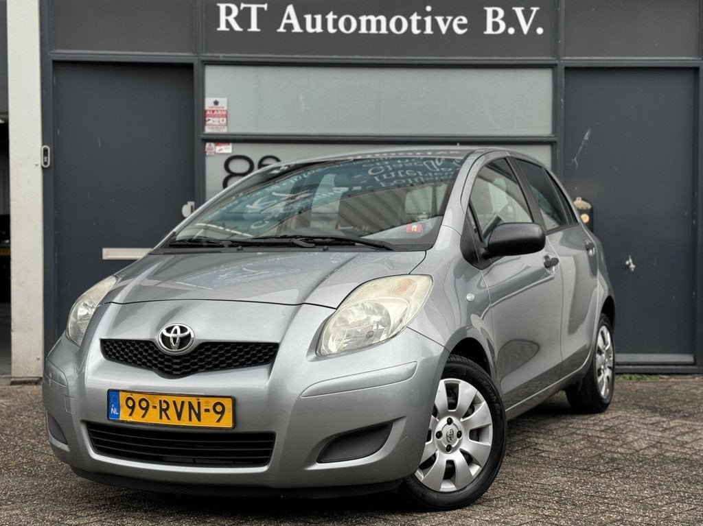 Toyota Yaris 1.3 VVTi Comfort Dealer OH 5Drs, Voorwielaandrijving, Euro 5, 4 cilinders, Bedrijf