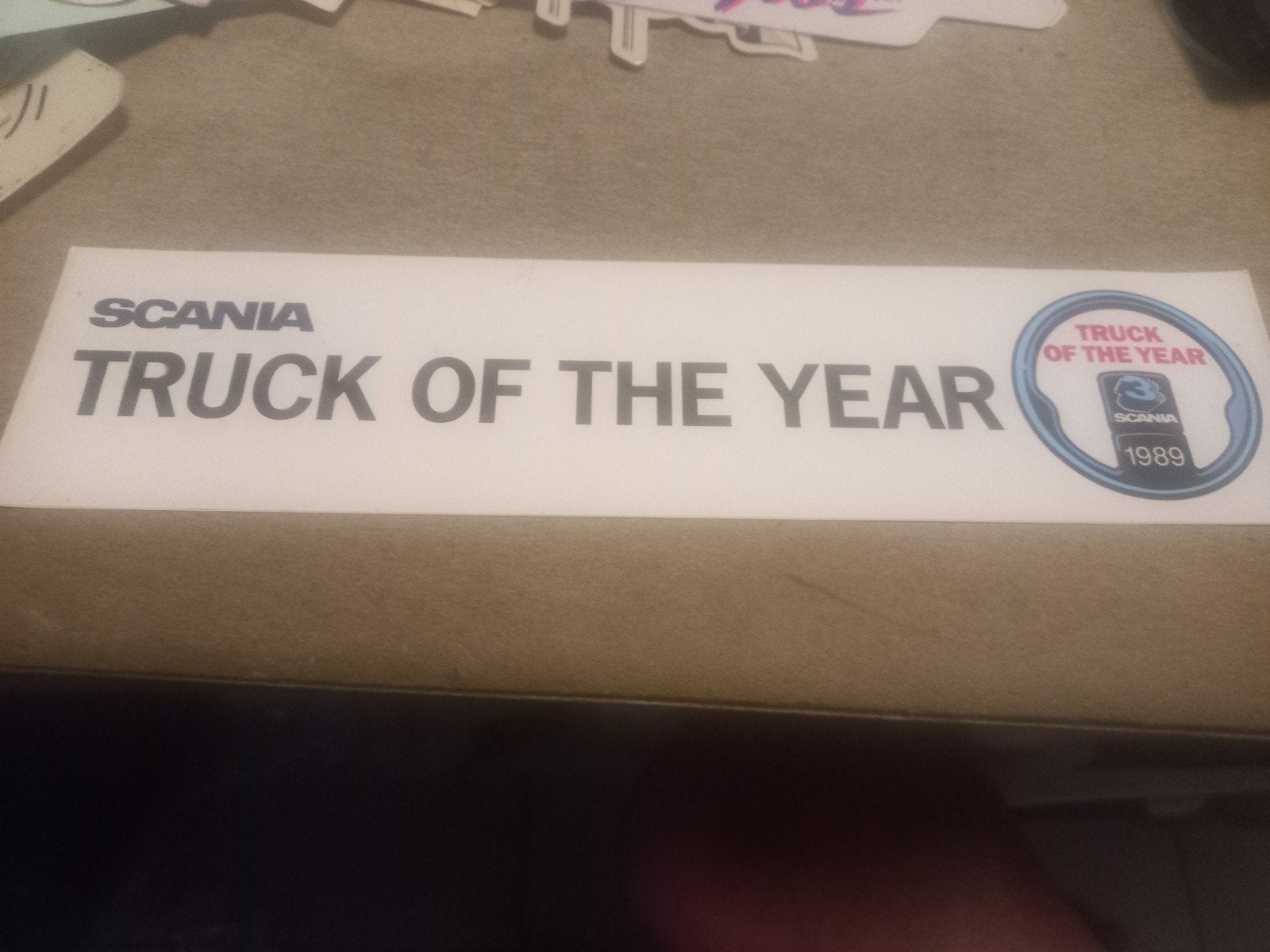Scania Truck of the Year 1989 Sticker, Ophalen of Verzenden, Zo goed als nieuw