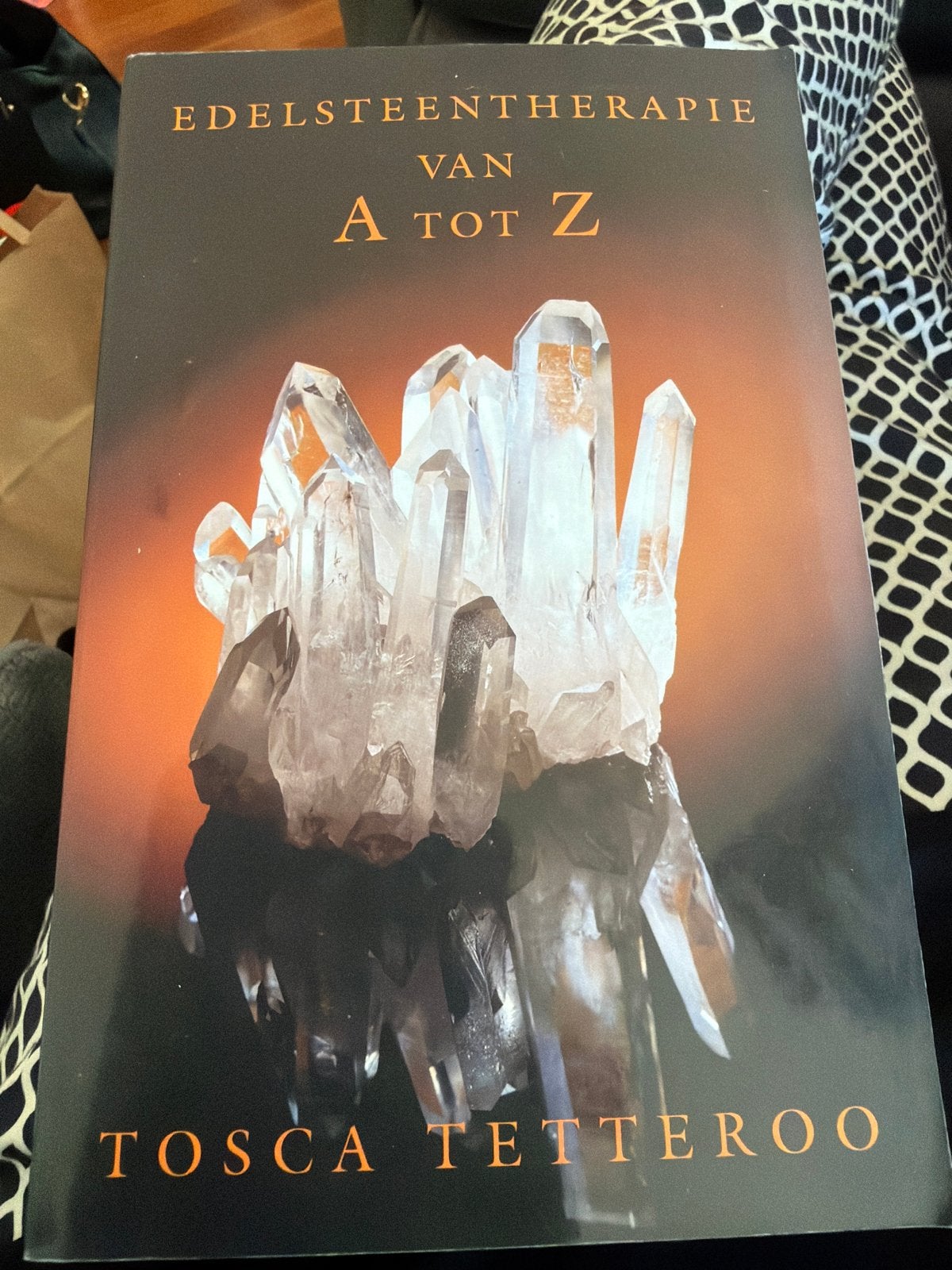 HKL.   Edelsteentherapie van A tot Z - Tosca Tetteroo, Boeken, Ophalen of Verzenden, Zo goed als nieuw, Spiritualiteit algemeen