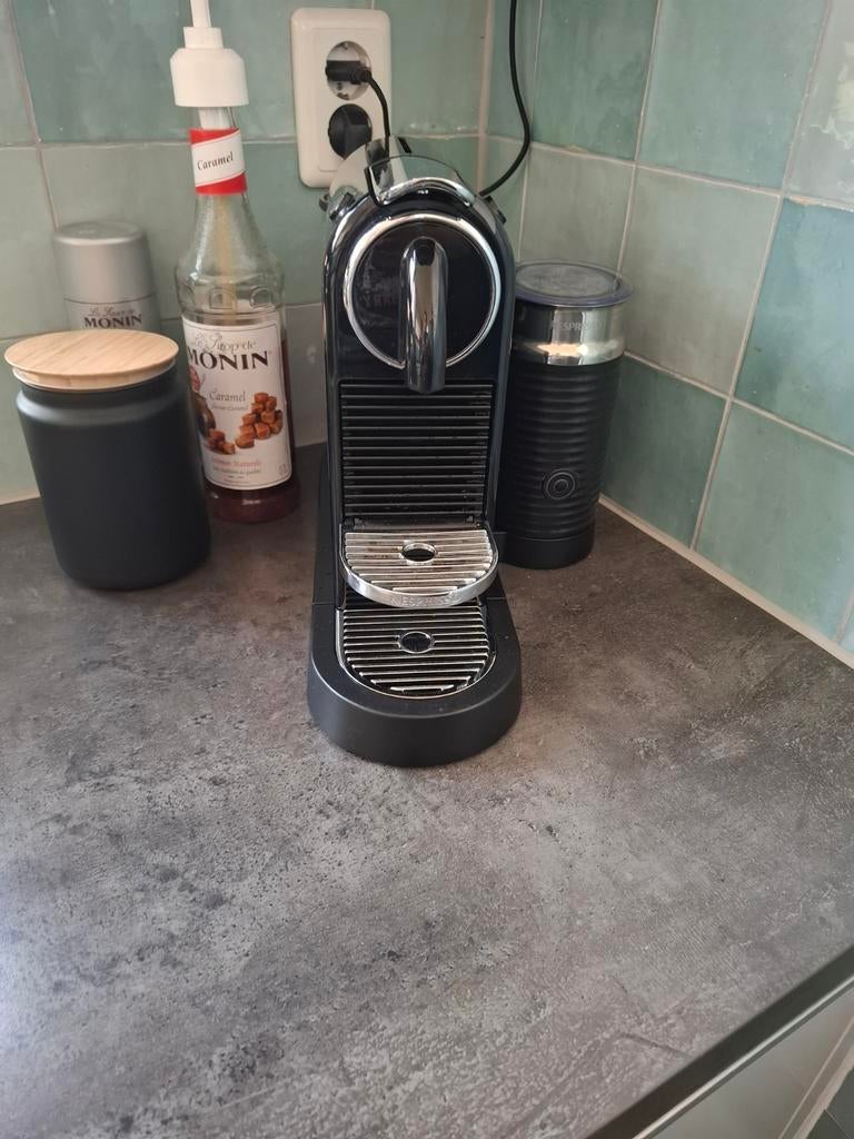 Nespresso Citiz met melkopschuimer, Witgoed en Apparatuur, Koffiezetapparaten, Ophalen, Gebruikt, Espresso apparaat, 1 kopje