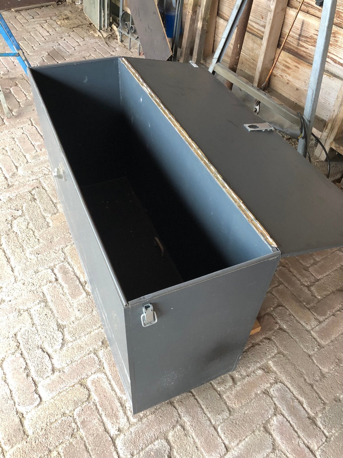 Mooi grote aanhanger vakantie opberg kist met slot, Ophalen, Zo goed als nieuw