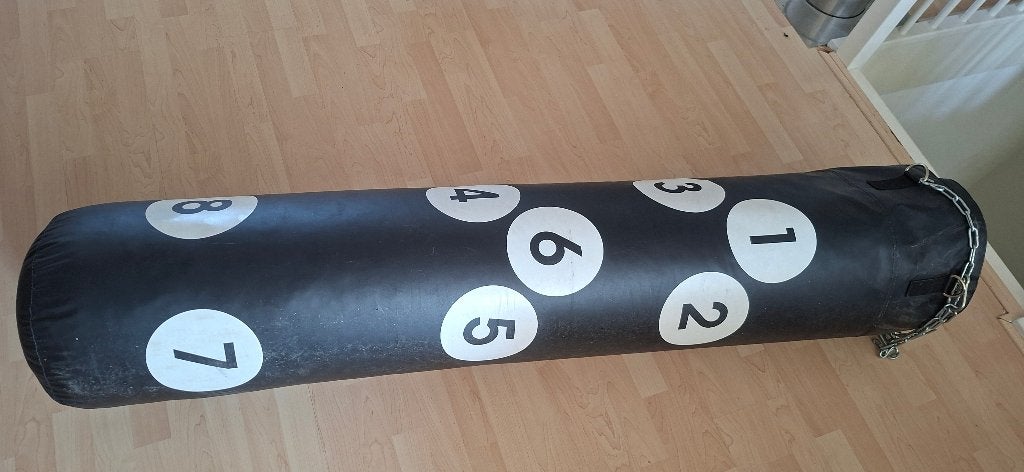 Bokszak 180 cm, bevestiging en handschoenen., Ophalen, Zo goed als nieuw, Bokszak