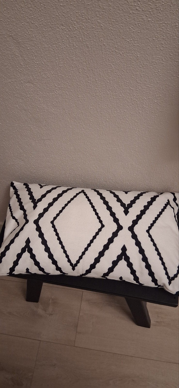 Mooi zwart wit sierkussen, 45 x 27 cm, Huis en Inrichting, Gebruikt, Zwart, Ophalen of Verzenden, Sierkussen