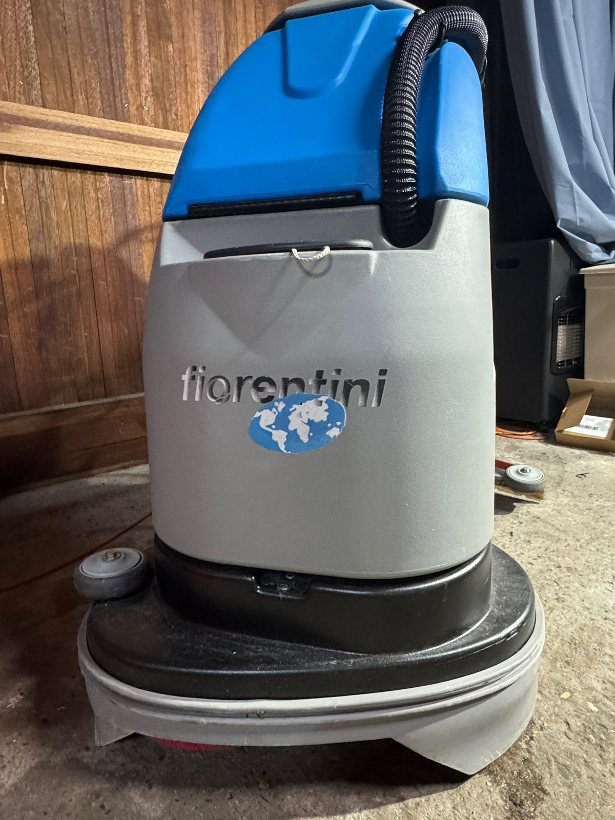 Nette gebruikte Schrobzuigmachine Fiorentiny Giampy 22/2, Ophalen, Zo goed als nieuw, Overige merken