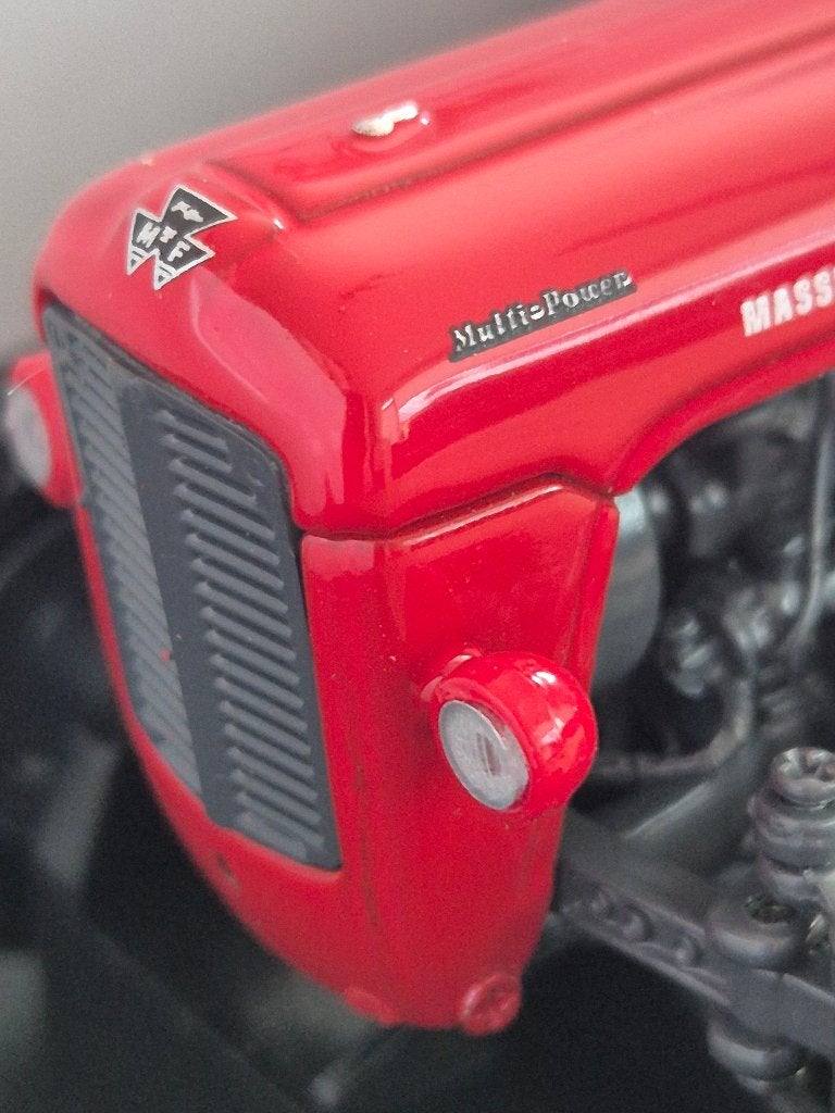 MASSEY FERGUSON 35X, Hobby en Vrije tijd, Modelauto's | 1:32, Nieuw, Tractor of Landbouw, Universal Hobbies, Ophalen of Verzenden