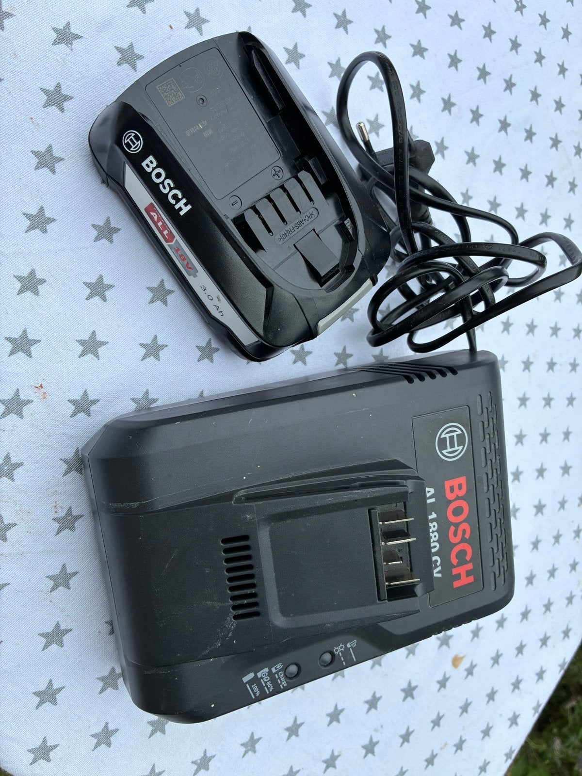 Bosch Accu en Oplader 18V 3.0 Ah - Zo goed als nieuw, Ophalen of Verzenden, Zo goed als nieuw