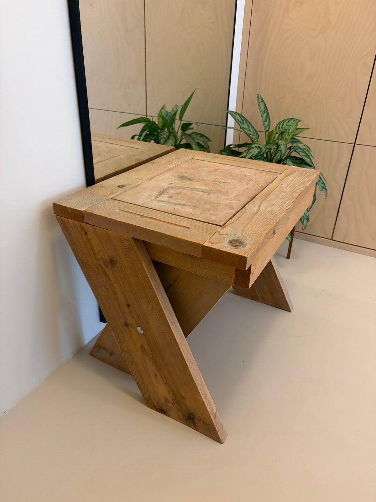 Bureau voor kinderen  - met krijtbord - gratis af te halen, Ophalen of Verzenden, Zo goed als nieuw