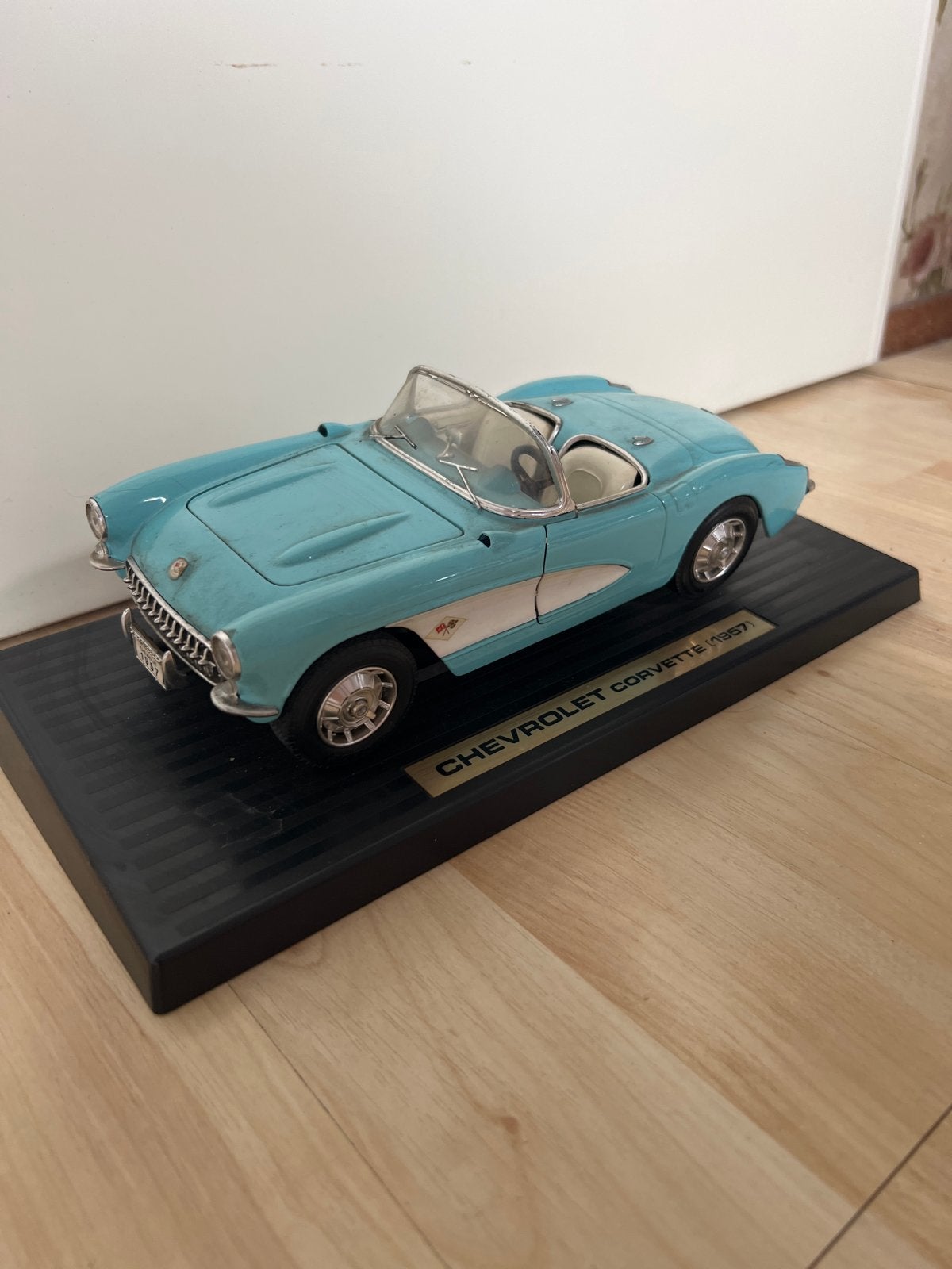 Zeldzaam Schaalmodel Chevrolet Corvette 1957 - Lichtblauw, Overige merken, Gebruikt, Auto, Groter dan 1:32