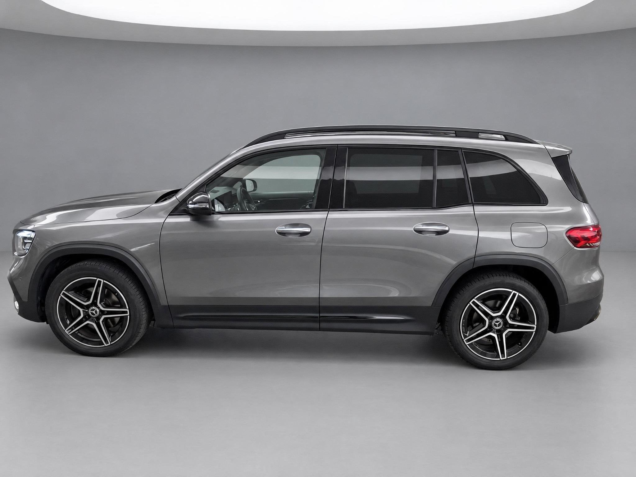 Mercedes-Benz GLB 200 AMG Line | Panoramadak | Sfeerverlicht, 4 cilinders, Leder en Stof, 163 pk, Origineel Nederlands
