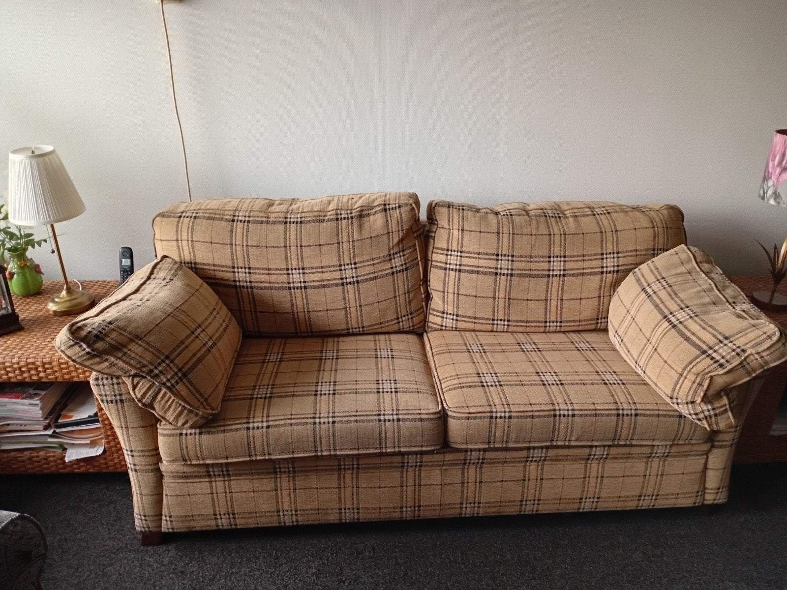 Tweezits bank, kleur beige Burberry ruit., Huis en Inrichting, Ophalen, Gebruikt, 150 tot 200 cm, Tweepersoons