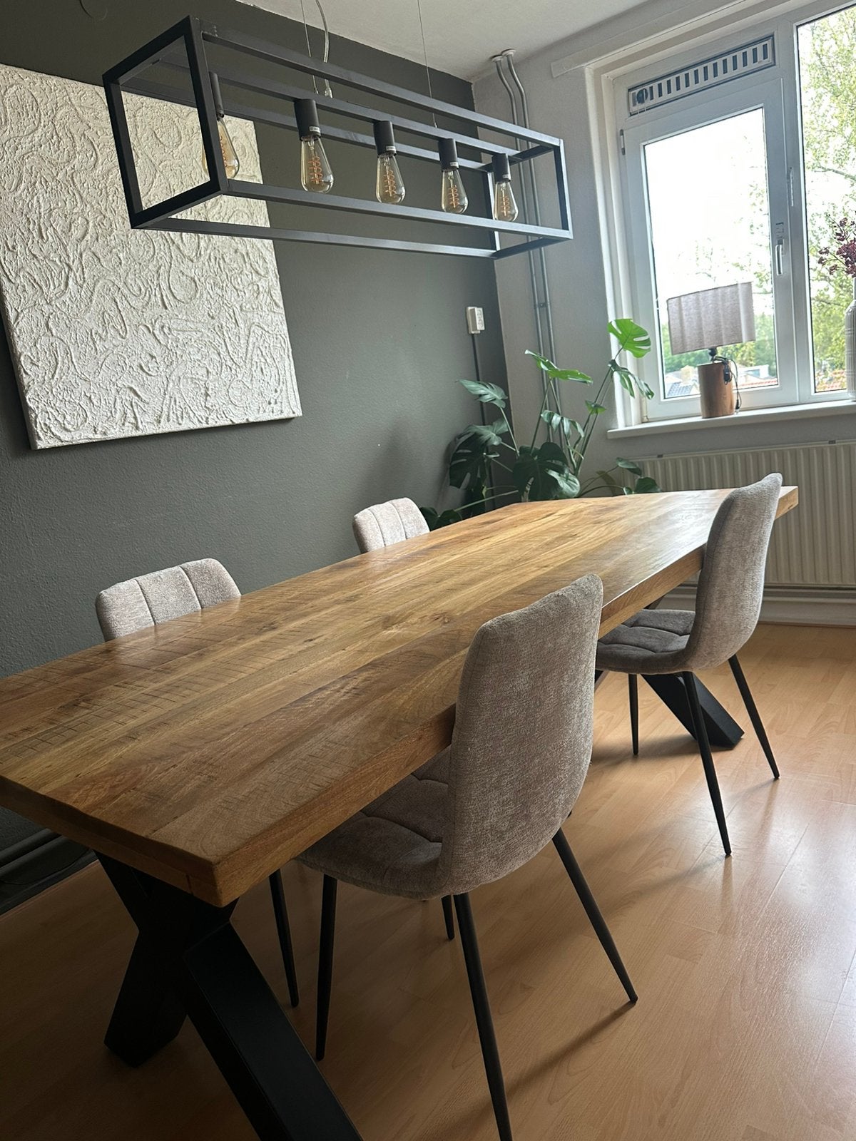 Foto 3 van Moderne Beige eetkamerstoelen
