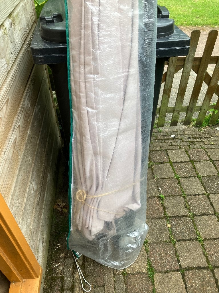 Parasol met standaard, gratis afhalen, Tuin en Terras, Parasols, Ophalen, Gebruikt, Parasolvoet, Verstelbaar