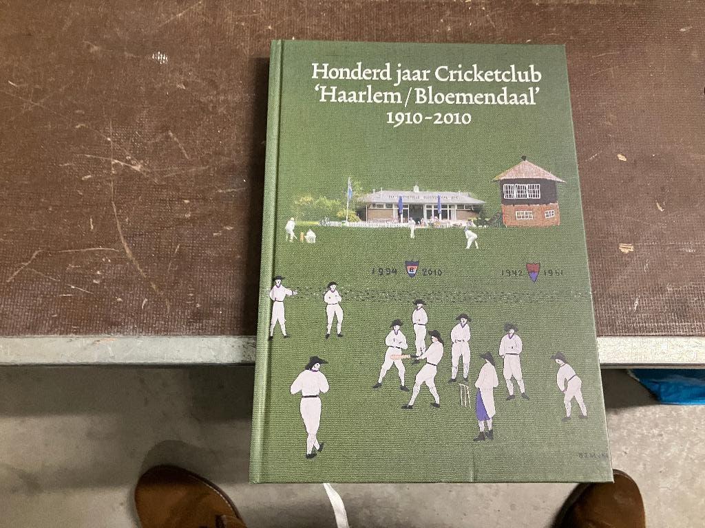 cricket Bloemendaal, Boeken, Ophalen of Verzenden, Zo goed als nieuw, Balsport