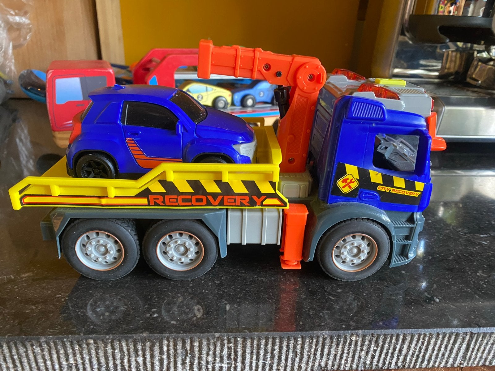 Blauwe speelgoed sleepwagen met auto, Ophalen of Verzenden, Gebruikt