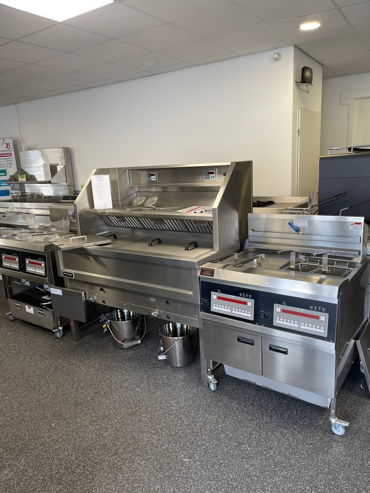 Nieuwe horecafriteuse of complete horeca-apparatuur nodig?, Ophalen, Fornuis, Frituur en Grillen