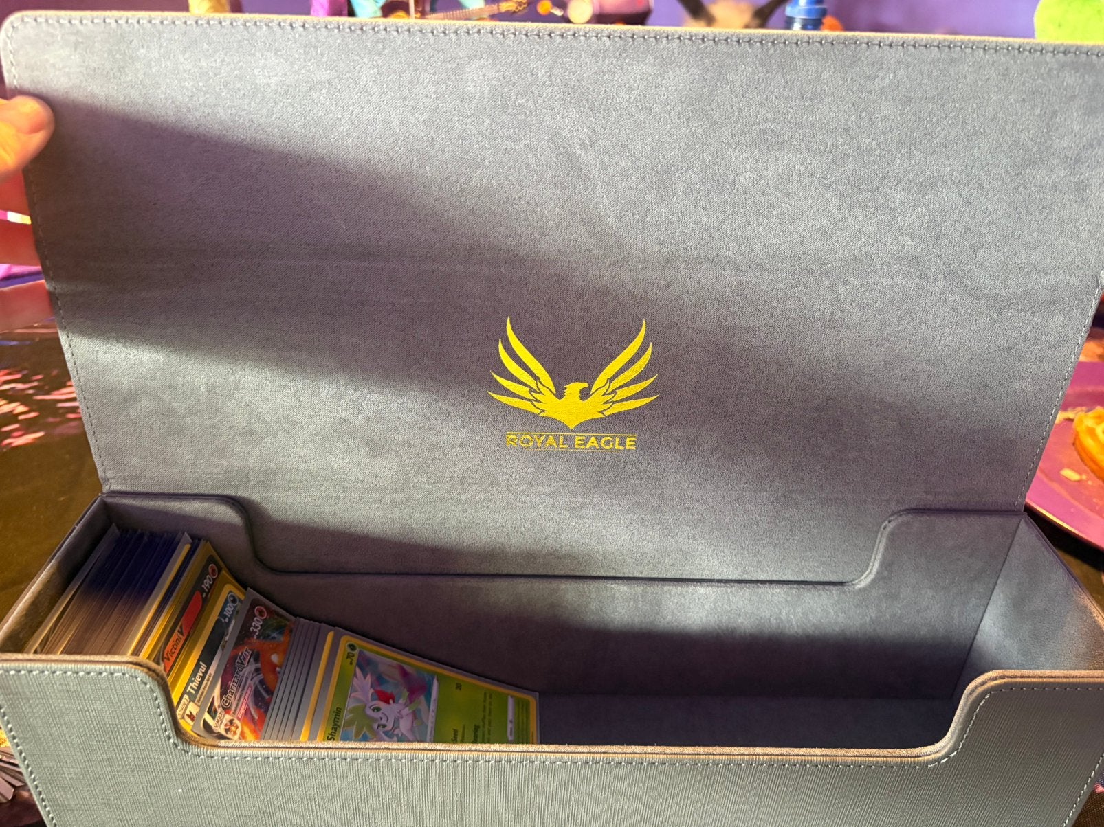 Royal Eagle Kaartendoos voor Trading Card Games, Ophalen of Verzenden, Zo goed als nieuw, Overige typen