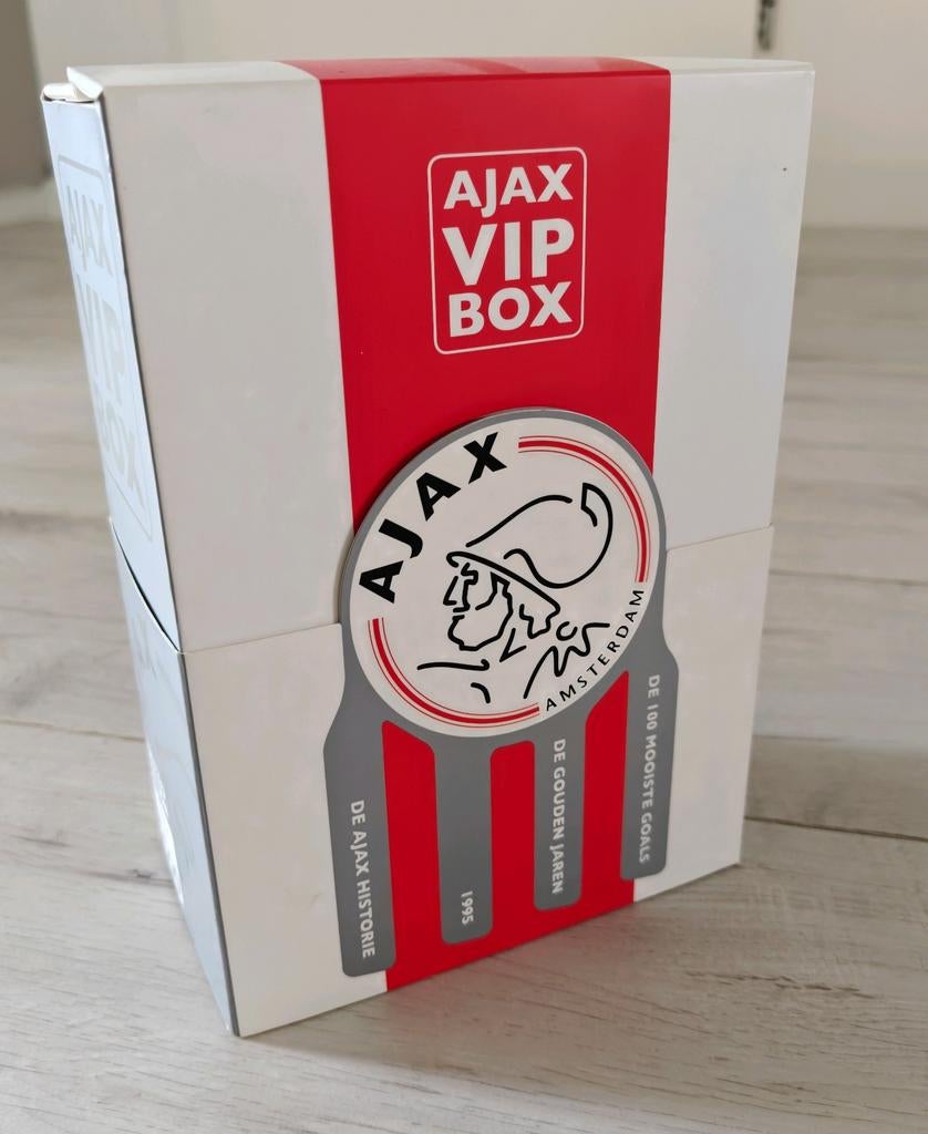 DVD - Ajax VIP Box - limited edition - nummer 1454 van 2500, Vanaf 16 jaar, Ophalen of Verzenden, Zo goed als nieuw, Vechtsport