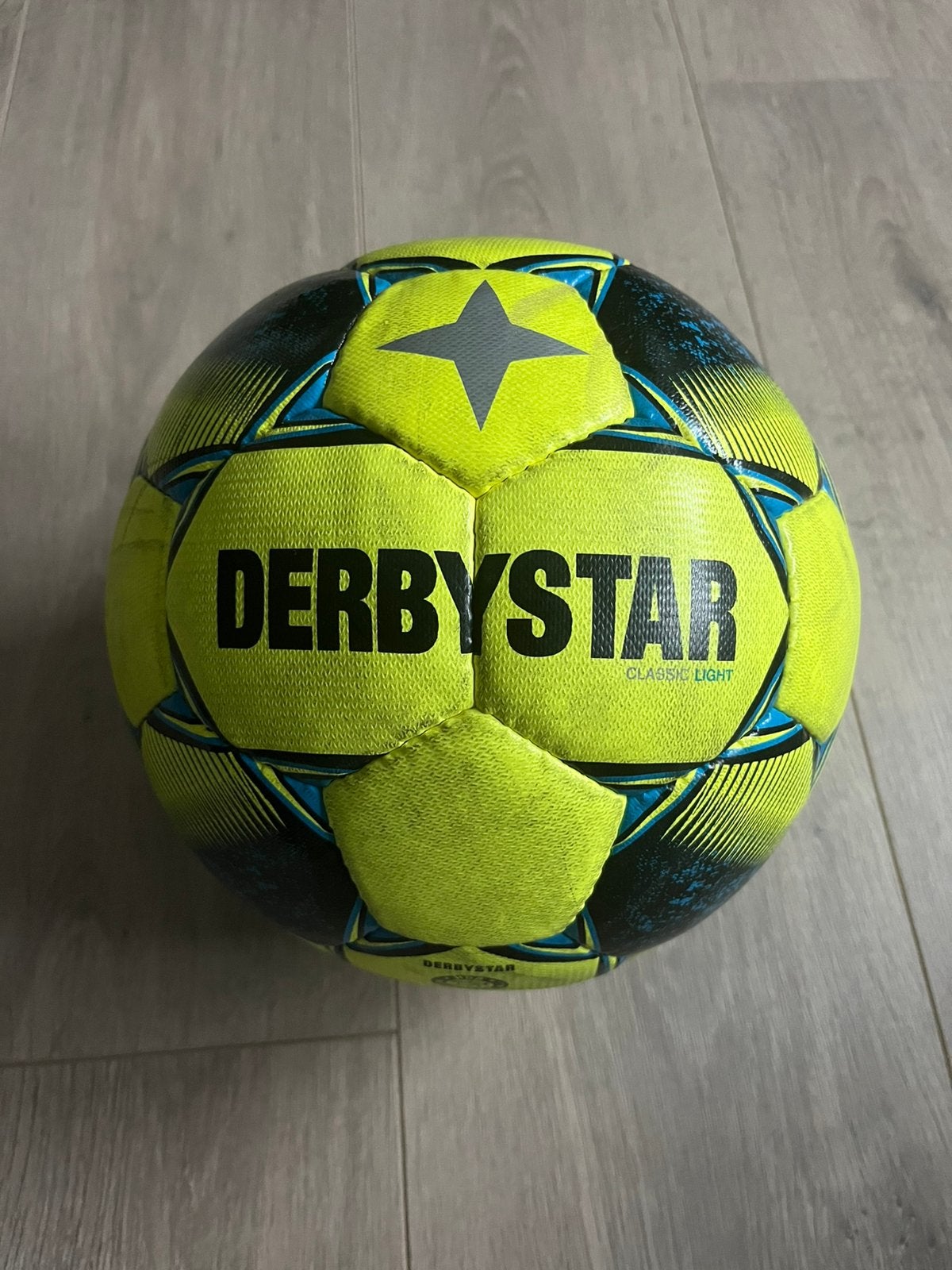Derbystar voetbal, Maat L, Ophalen of Verzenden, Zo goed als nieuw