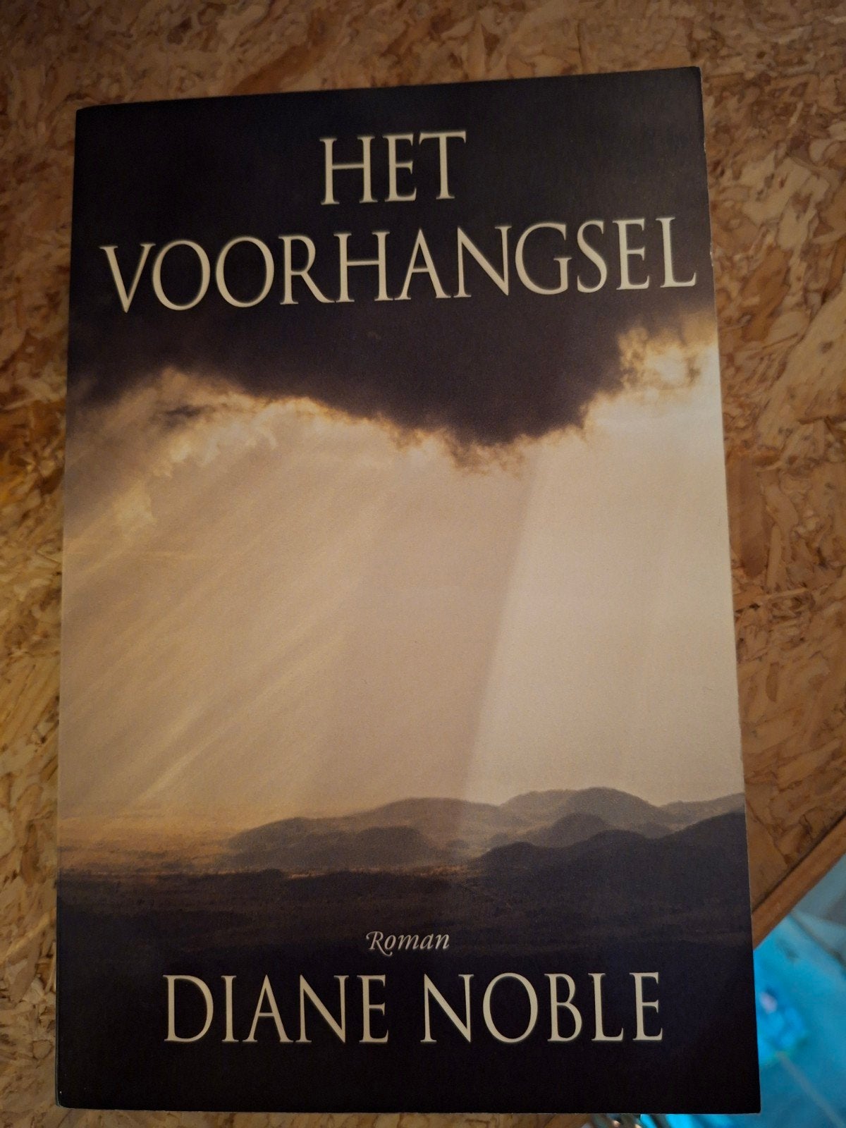D. Noble - Het voorhangsel, Ophalen of Verzenden, Zo goed als nieuw, D. Noble
