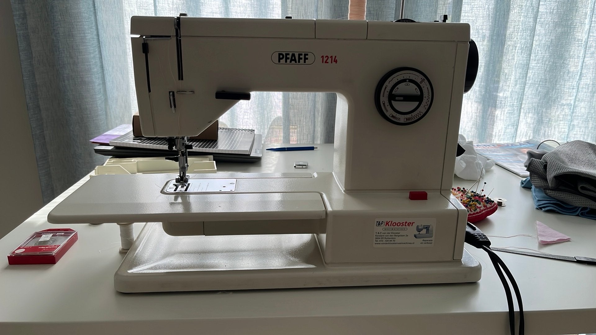 Gevraagd pfaff 1214 naaimachine, Hobby en Vrije tijd, Naaimachines en Toebehoren, Ophalen, Zo goed als nieuw, Naaimachine, Pfaff