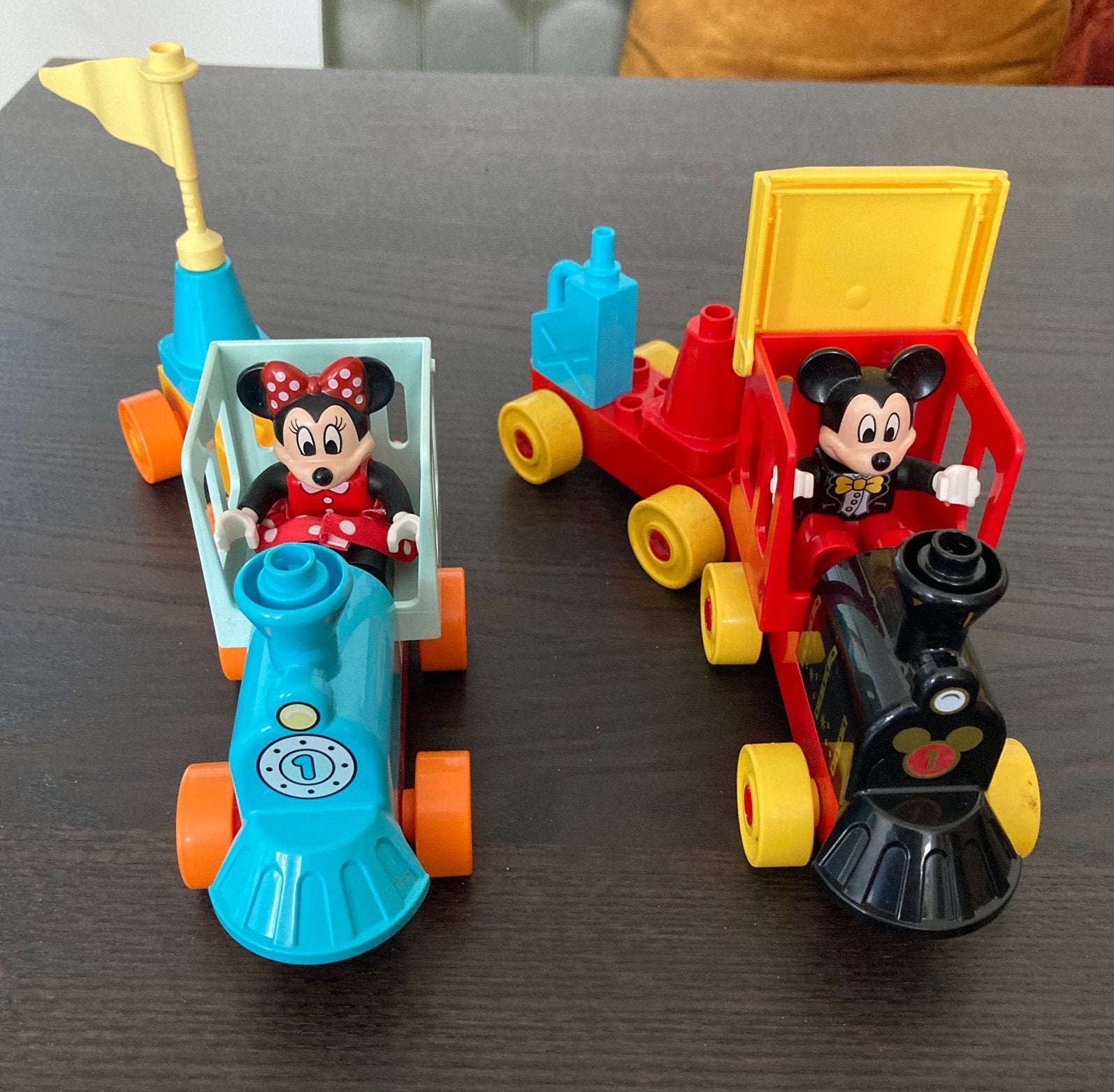 Leuk setje Duplo met Minnie en Mickey Mouse en treintjes., Ophalen of Verzenden, Gebruikt