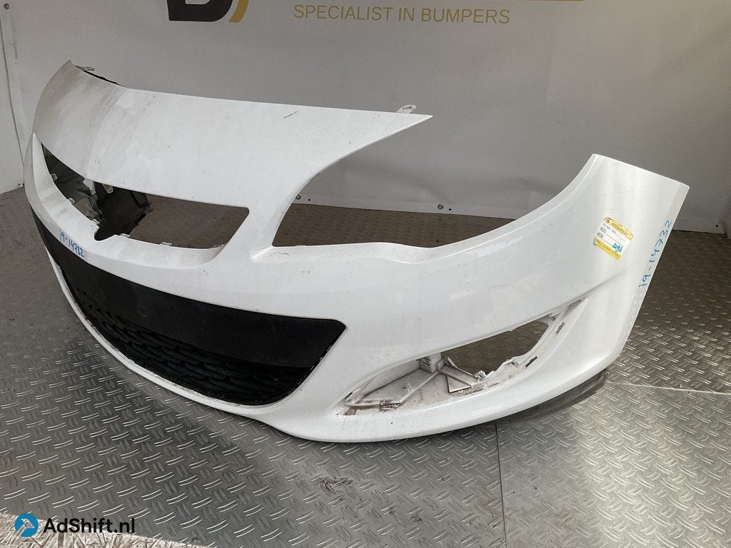 Bumper Opel Astra J Facelift 12-16 13368660 Voorbumper 2-i9-, Auto-onderdelen, Carrosserie en Plaatwerk, Bumper