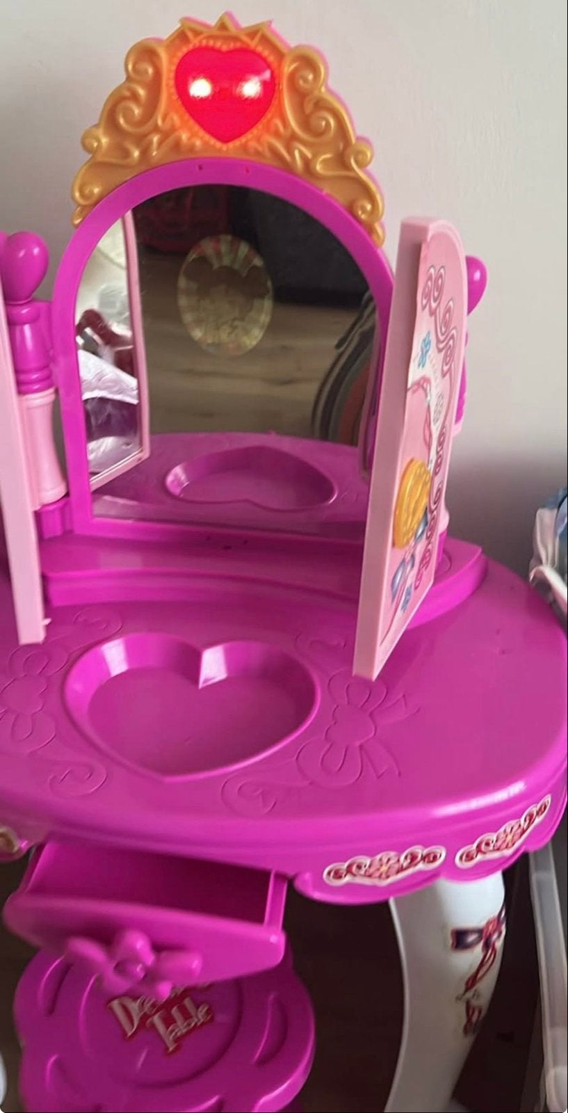 Roze kaptafel met spiegel en krukje - Zo goed als nieuw, Ophalen, Zo goed als nieuw, Toebehoren