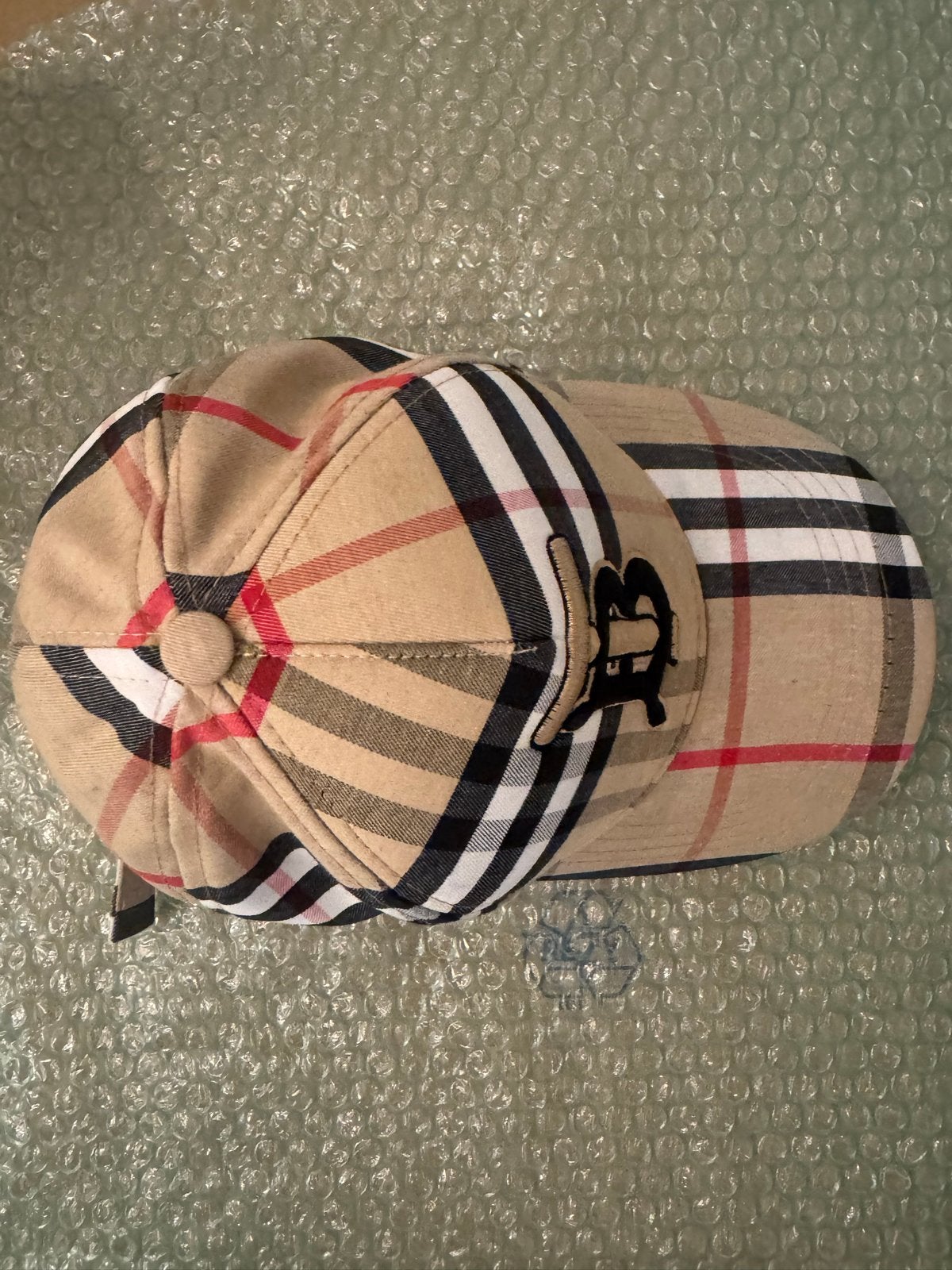 Burberry pet met iconisch ruitpatroon en TB-logo, Ophalen of Verzenden, Zo goed als nieuw, One size fits all, Pet