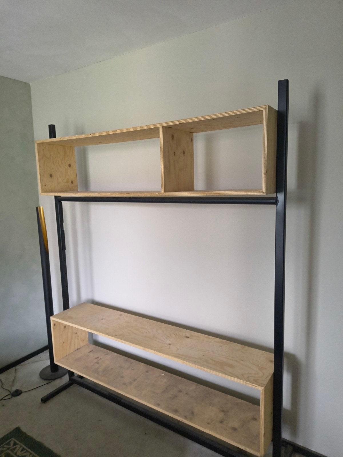 Stevig kledingrek met houten planken, Ophalen of Verzenden, Gebruikt