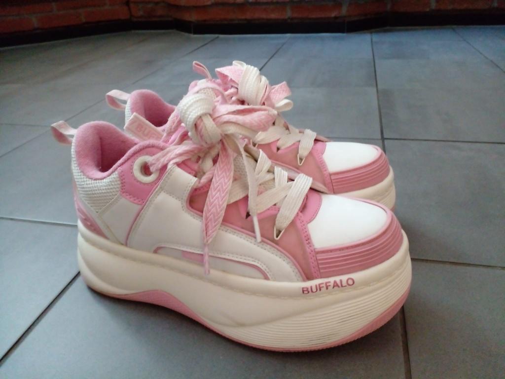 BUFFALO ORCUS Sneakers white / pink maat 41 roze / wit, Kleding | Dames, Schoenen, Gedragen, Sneakers of Gympen, Roze, Ophalen of Verzenden
