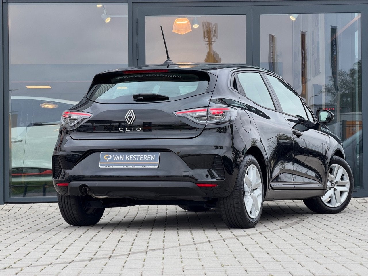 Renault Clio TCe 90 Evolution | 7 JAAR GARANTIE | Navigatie, Auto's, Keurmerk '100% Onderhouden', Dealer onderhouden, Stof, Gebruikt