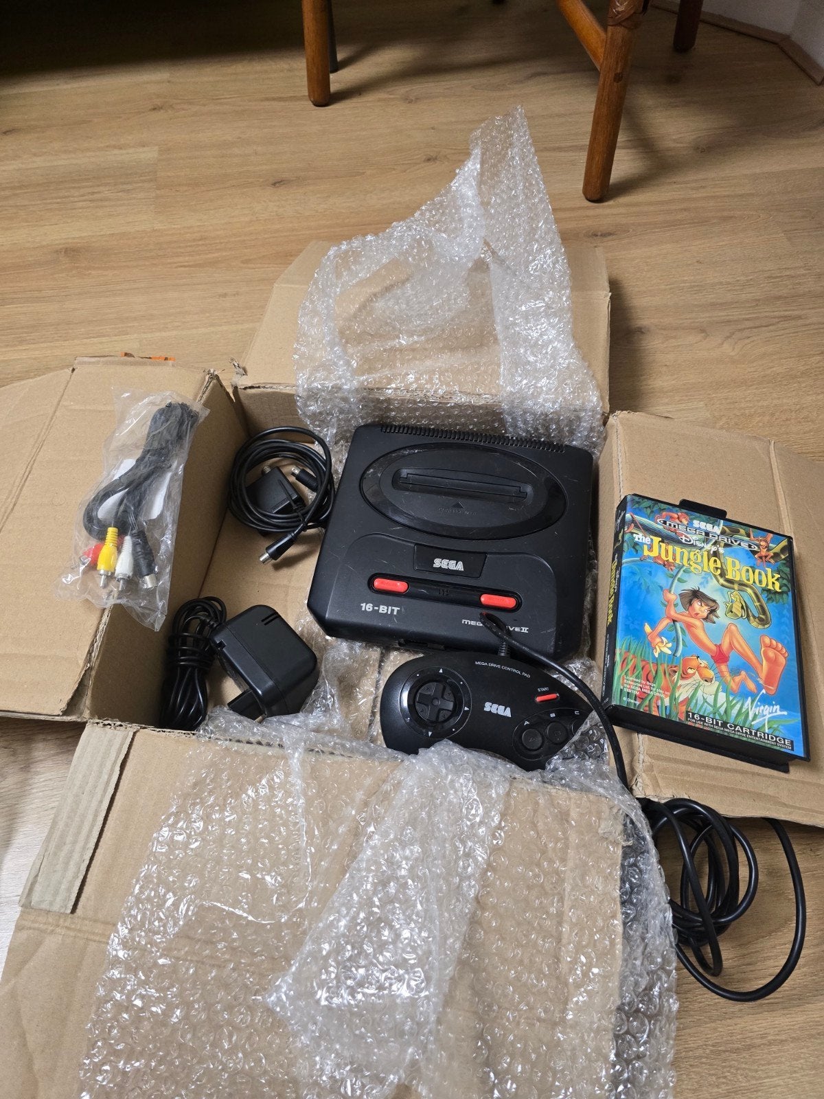 Sega Mega Drive II met The Jungle Book game, Mega Drive, Ophalen of Verzenden, Met 1 controller, Gebruikt