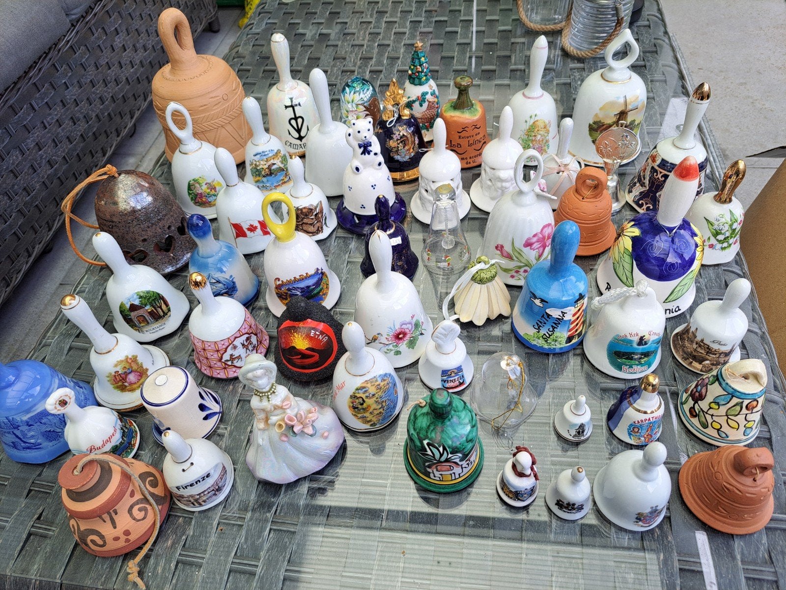 Collectie van 50+ tafelbelletjes uit diverse landen, Ophalen of Verzenden, Gebruikt