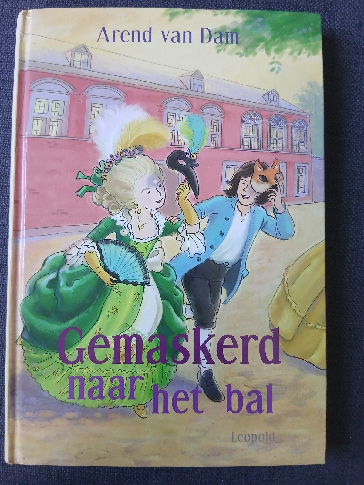 Arend van Dam, gemaskerd naar het bal, Boeken, Kinderboeken | Jeugd | 10 tot 12 jaar, Ophalen of Verzenden, Zo goed als nieuw