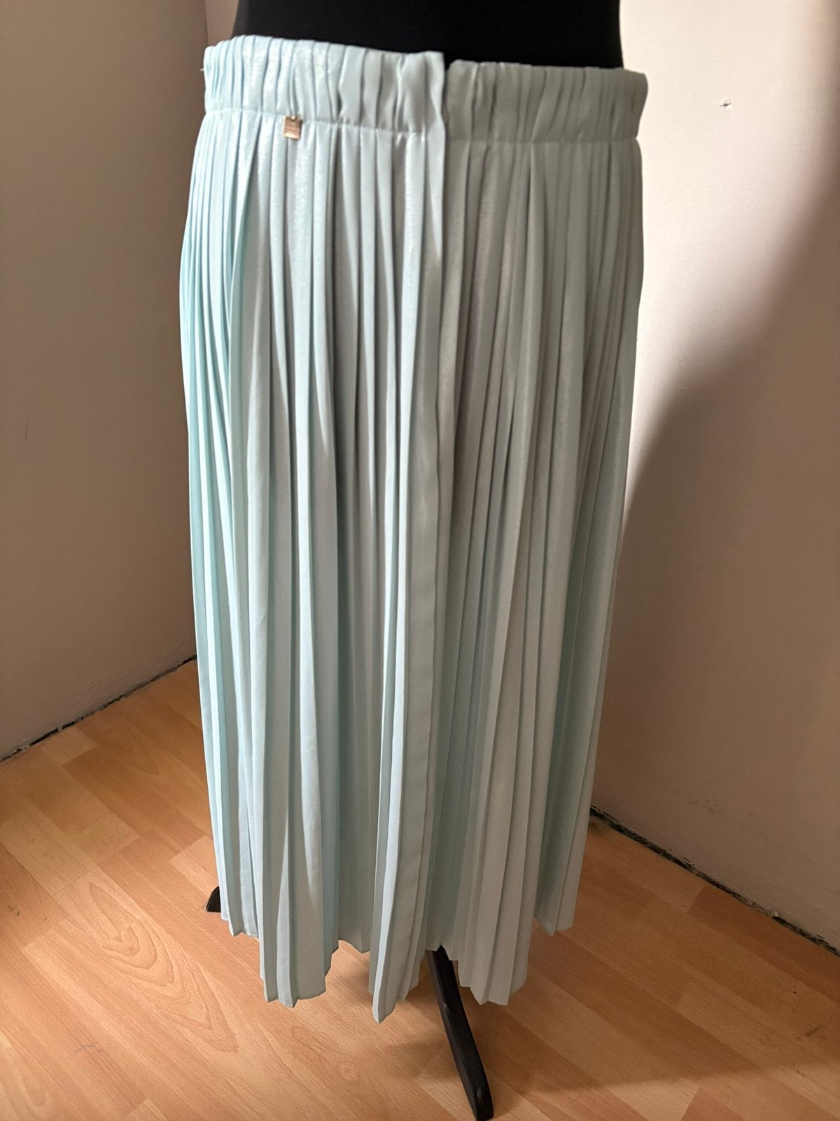 Elisabetta Franchi mooie lange plisse rok mt 40 ZGAN, Kleding | Dames, Rokken, Maat 38/40 (M), Ophalen of Verzenden, Zo goed als nieuw