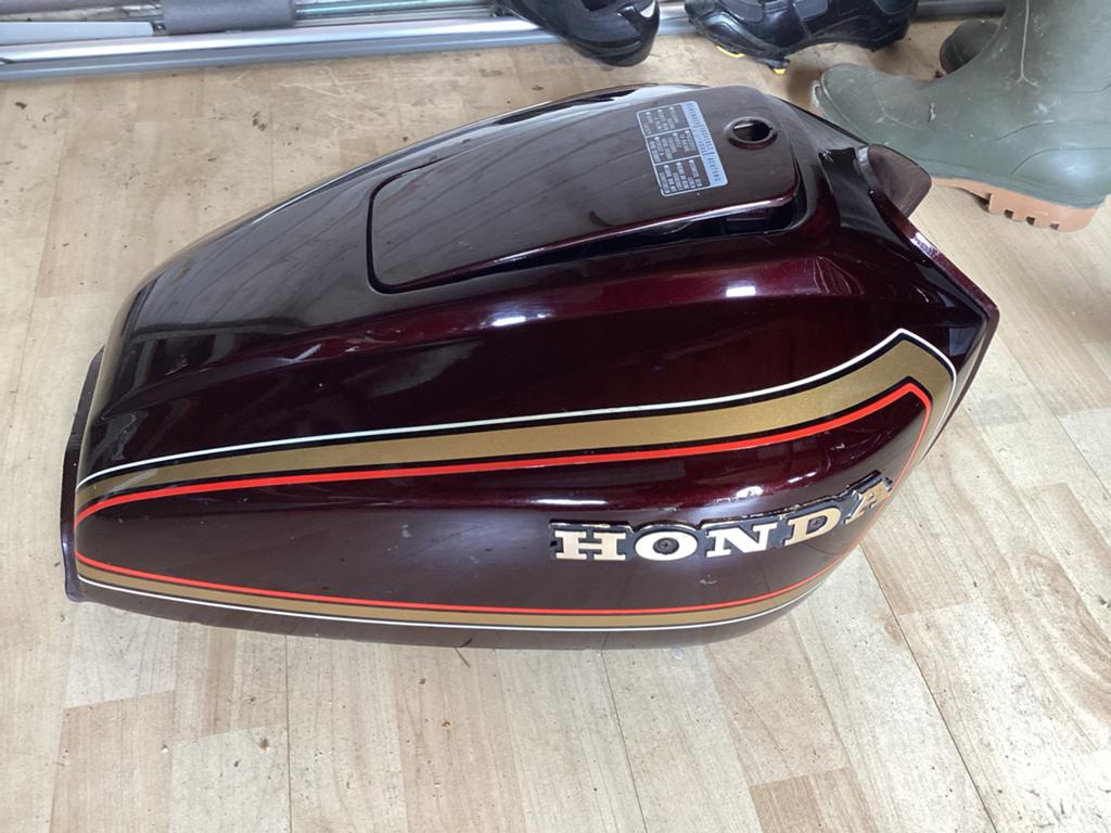 Honda CB 750K7 Benzinetank en Uitlaat, Motoren, Onderdelen | Honda, Ophalen of Verzenden, Gebruikt