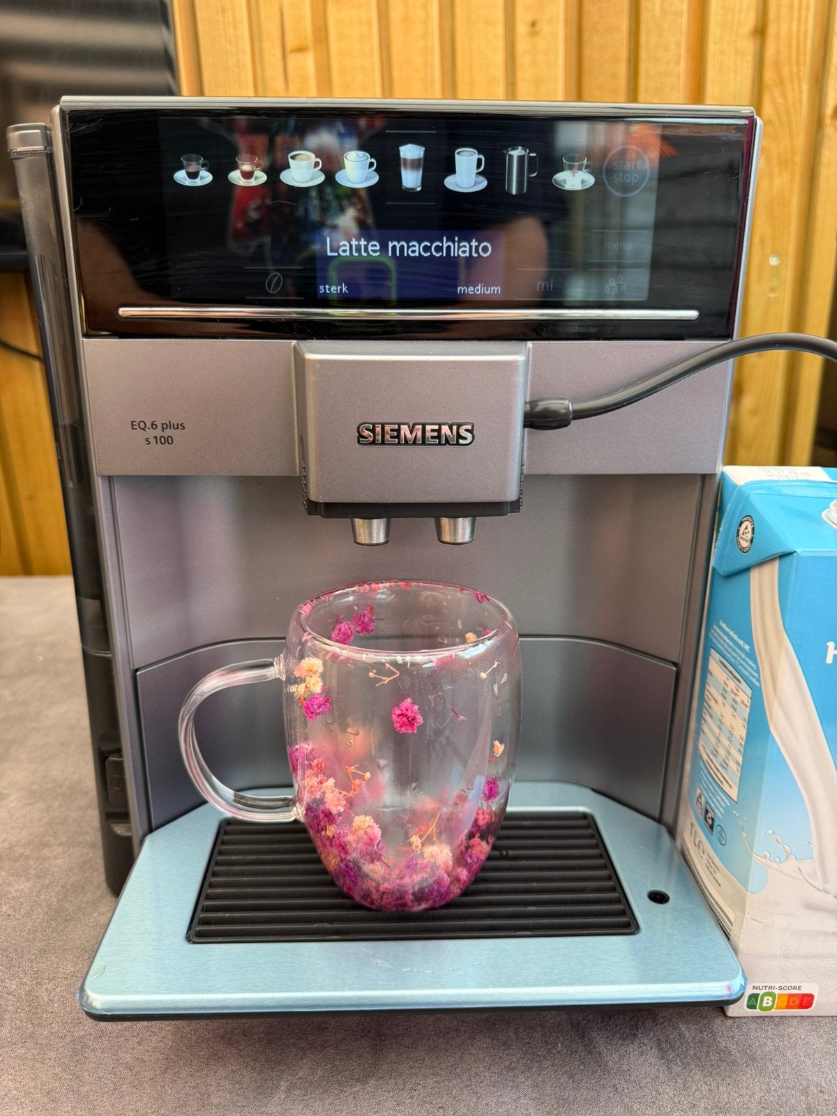 Siemens eq6 s100 plus, 10 kopjes of meer, Ophalen of Verzenden, Koffiemachine, Gemalen koffie