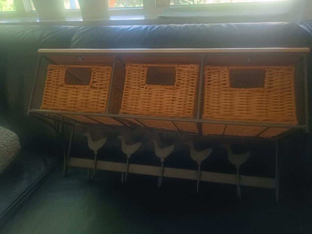 Leuke kapstok met opbergvakjes en 5 haakjes, Ophalen, Gebruikt, Wandkapstok, Minder dan 100 cm