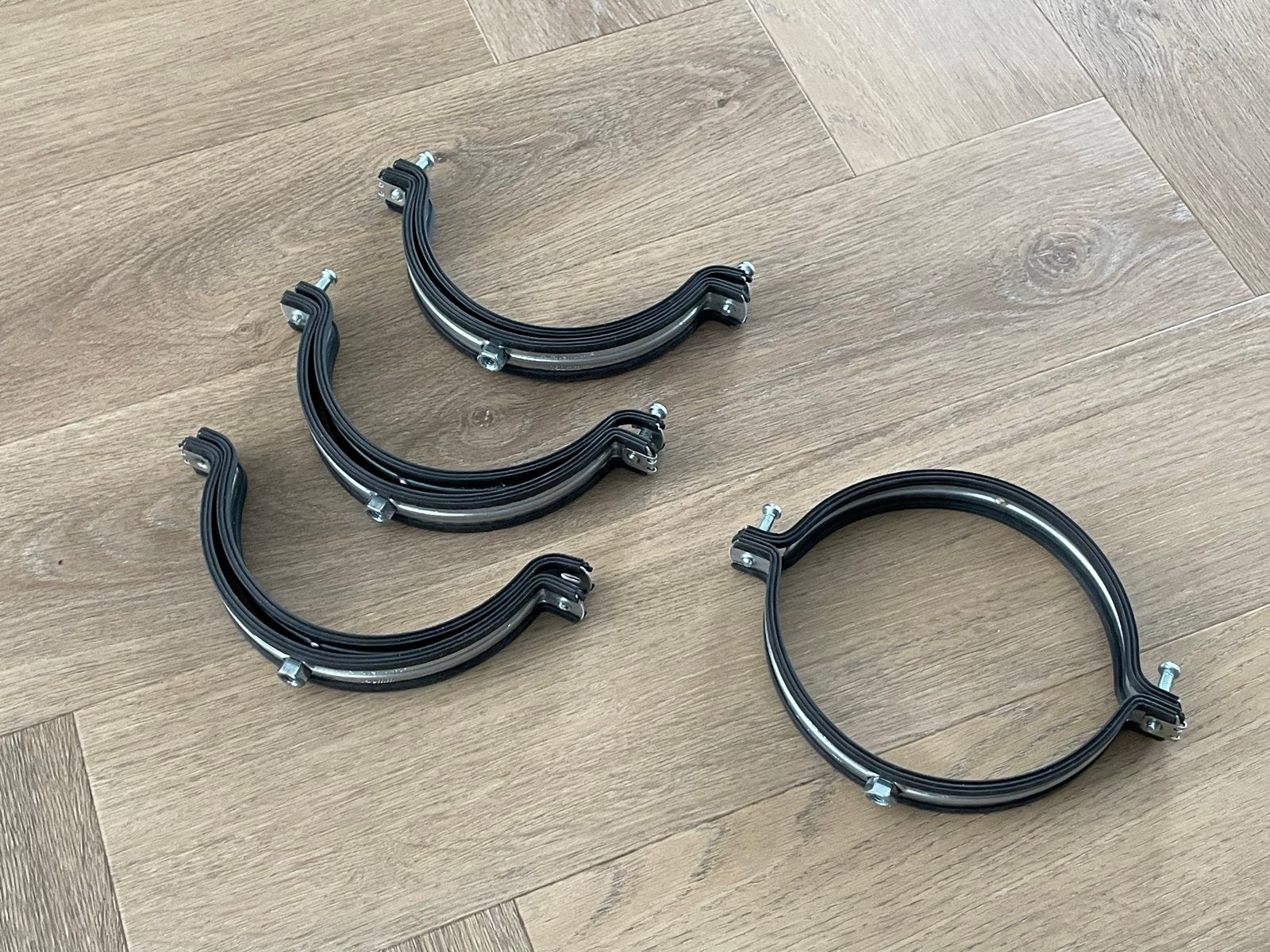 Spirobuis met houders - Ventilatiebuis, Ophalen, Nieuw