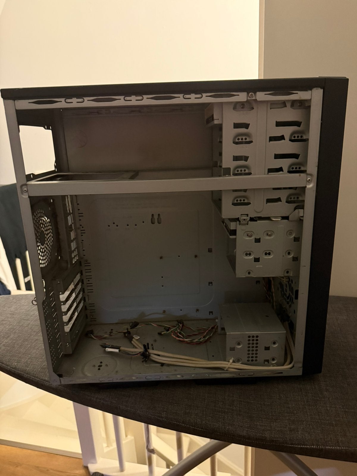 Lege computerkast, Computers en Software, Computerbehuizingen, Ophalen of Verzenden, Zo goed als nieuw