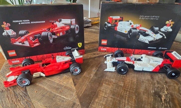 2 LEGO Icons raceauto's – compleet met extra stickers, Ophalen, Zo goed als nieuw, Overige merken