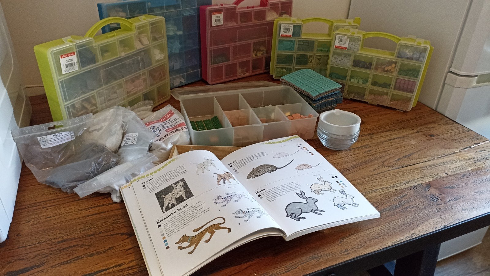 Grote mozaïek knutselset met boek en materialen, Hobby en Vrije tijd, Gebruikt, Overige thema's, Meerkleurig, Ophalen of Verzenden