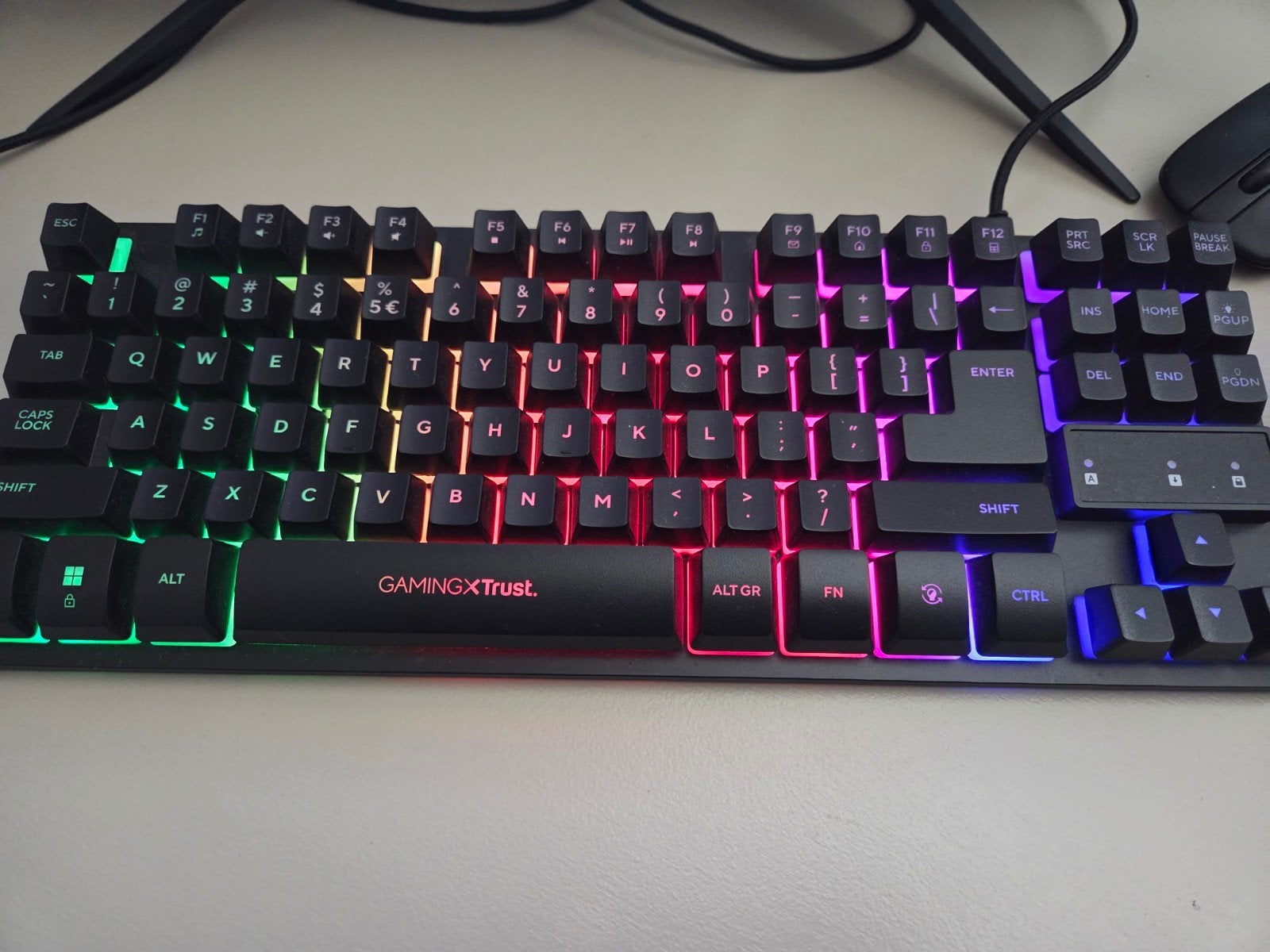 Trust GamingX Toetsenbord - RGB Verlichting, Computers en Software, Gaming toetsenbord, Ophalen of Verzenden, Zo goed als nieuw