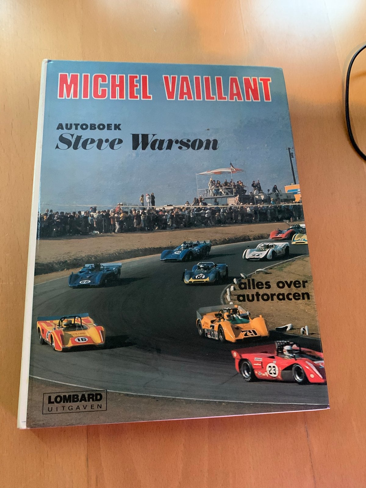 Michel Vaillant Autobook Steve Warson - Alles over autoracen, Ophalen of Verzenden, Gelezen, Algemeen